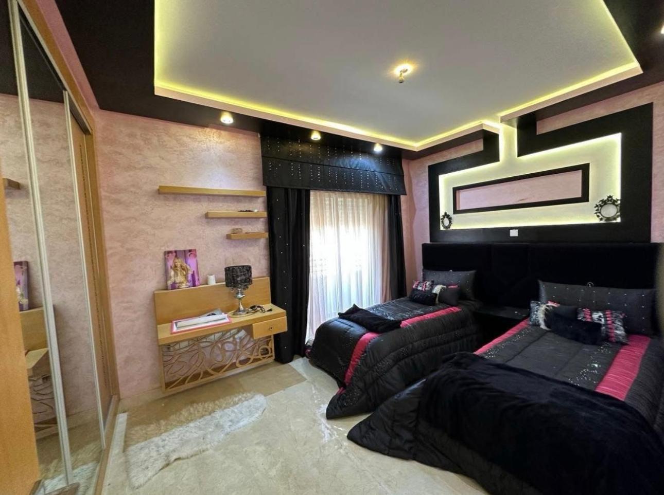 Elegance Et Confort Au Bord De L Eau Villa